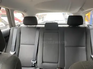 Toyota Avensis Liftback 2004 Gold