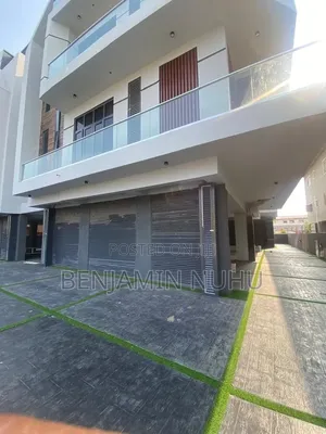 2bdrm Apartment in Lekki Phase 1 for rent