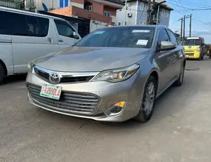 Toyota Avalon XLE 4dr Sedan (3.5L 6cyl 6A) 2014 Silver