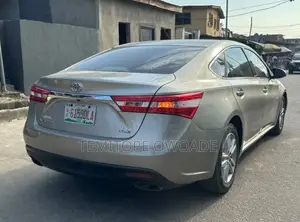 Toyota Avalon XLE 4dr Sedan (3.5L 6cyl 6A) 2014 Silver