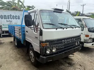 Foreign Used Toyota Dyna 300 Mini Truck.