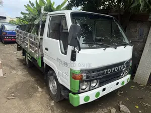 Foreign Used Toyota Dyna 150 Mini Truck.