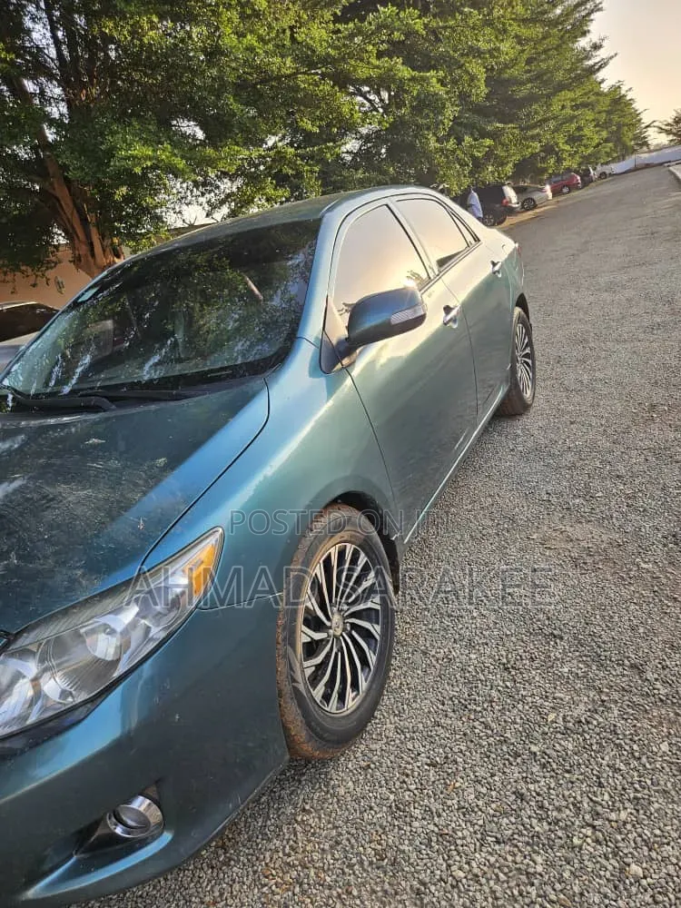 Toyota Corolla 2009 Gray