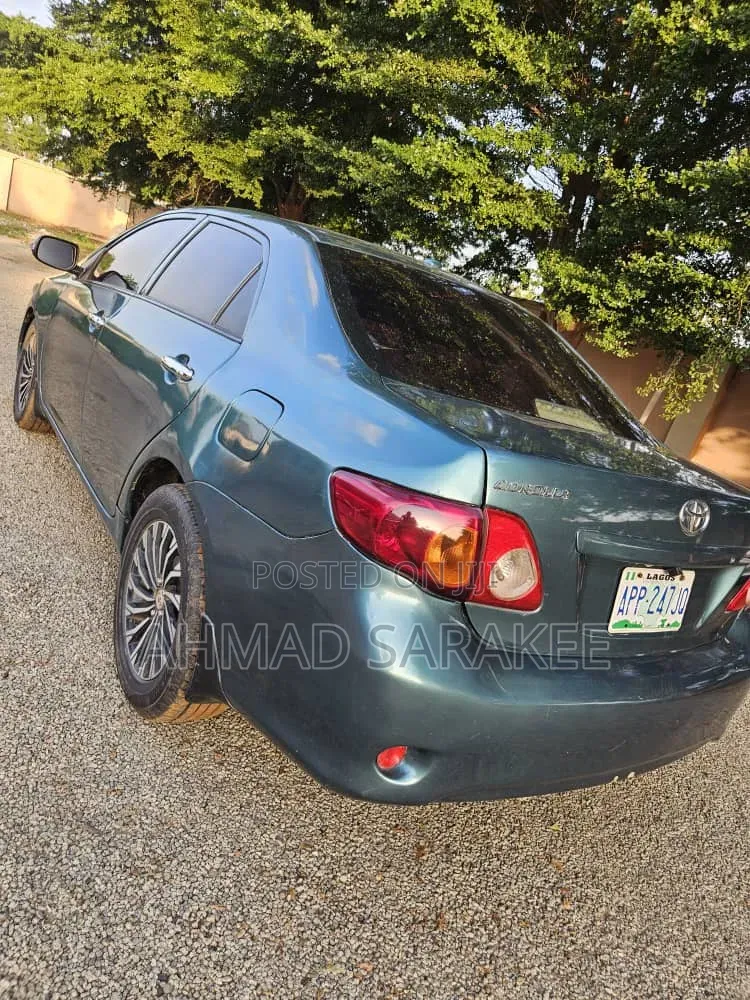 Toyota Corolla 2009 Gray