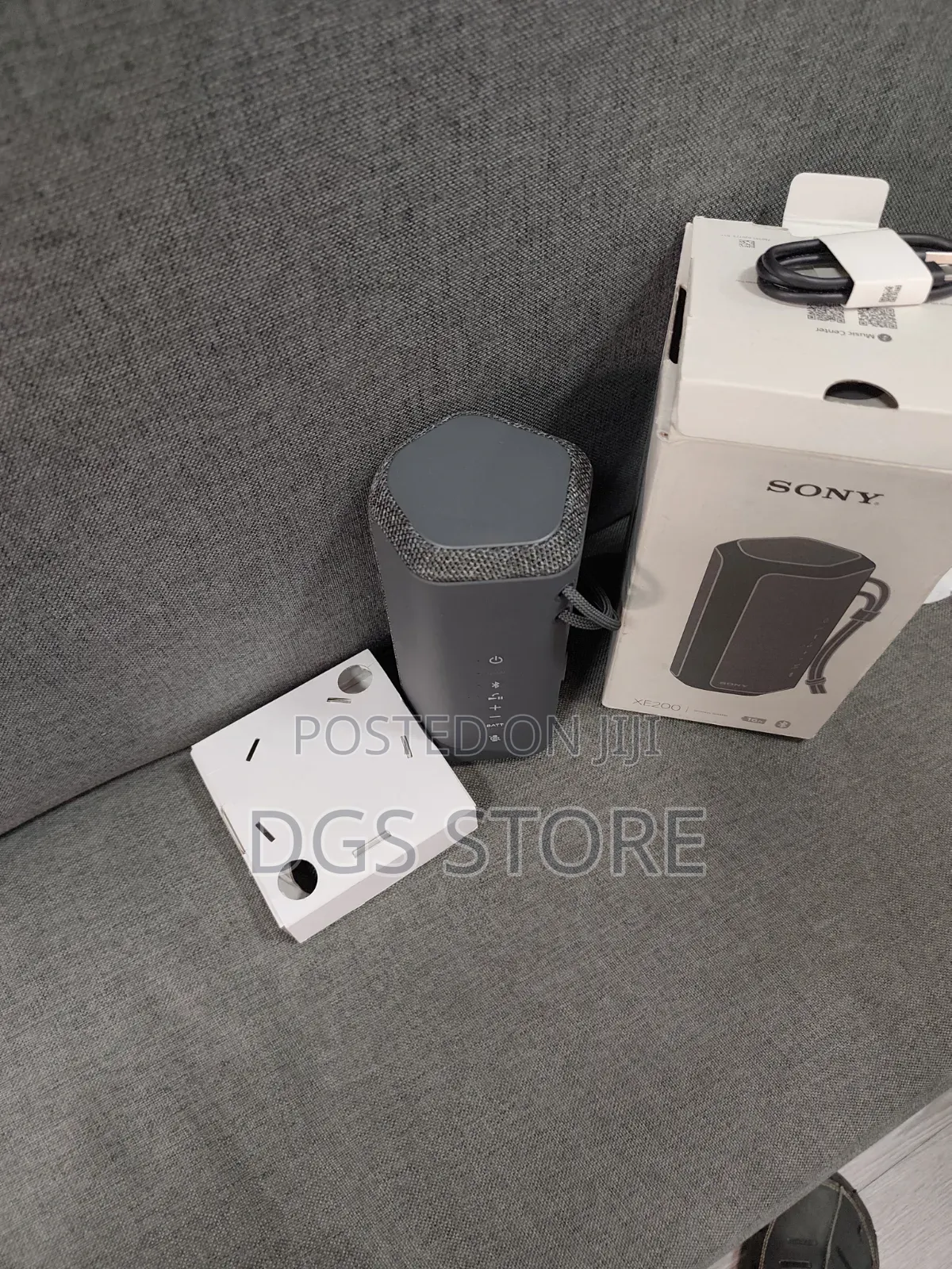 Open Box Sony XE200 Bluetooth Speaker