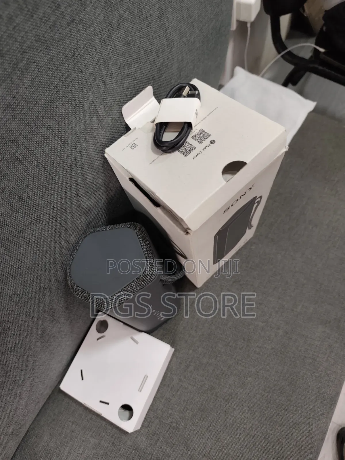 Open Box Sony XE200 Bluetooth Speaker