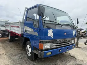 New Entry Foreign Used Mitsubishi Canter Mini Truck.