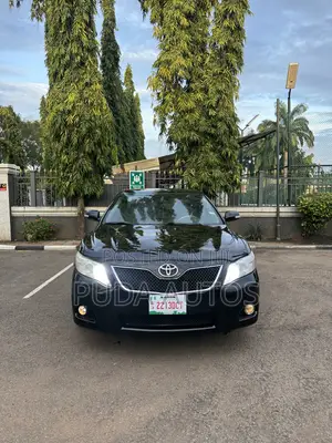 Toyota Camry XLE V6 4dr Sedan (3.5L 6cyl 6AM) 2010 Black