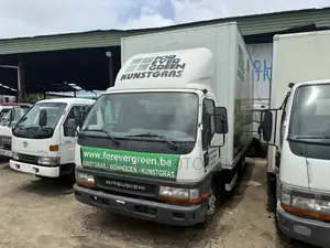 Foreign Used Mitsubishi Canter Cover Body Truck.