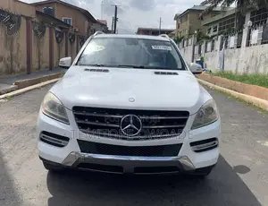 Mercedes-Benz M Class ML350 4MATIC 4dr SUV AWD (3.5L 6cyl 7A) 2014