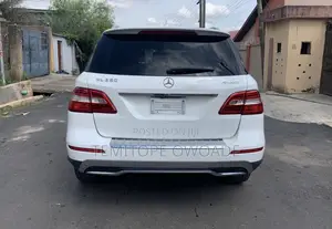 Mercedes-Benz M Class ML350 4MATIC 4dr SUV AWD (3.5L 6cyl 7A) 2014