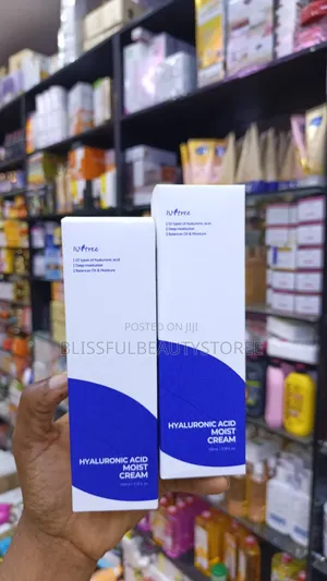 Isntree's Hyaluronic Acid Moist Cream