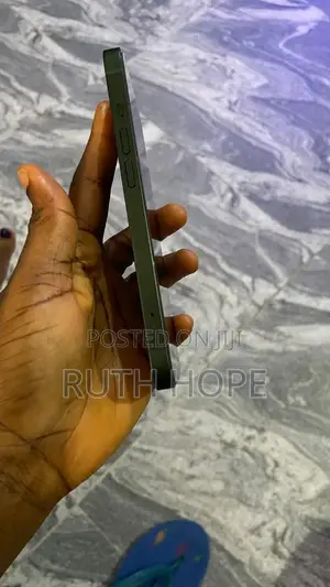 Apple iPhone 13 128 GB Green