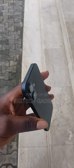 New Apple iPhone 16 128 GB Black