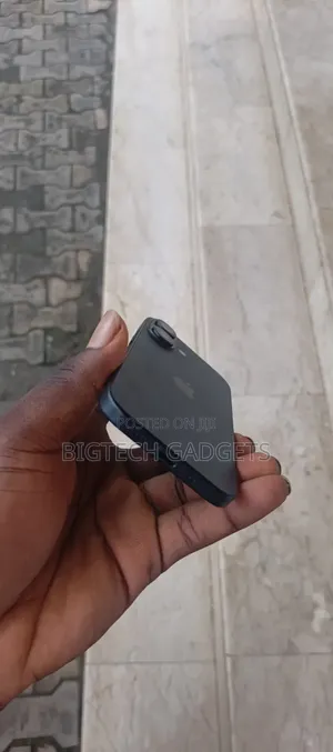 New Apple iPhone 16 128 GB Black