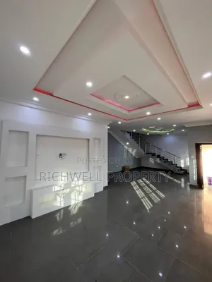 5bdrm Duplex in Oluyole Estate for rent