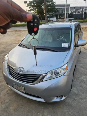 Toyota Sienna 2014 Gray