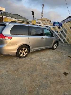 Toyota Sienna 2014 Gray