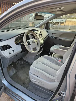 Toyota Sienna 2014 Gray