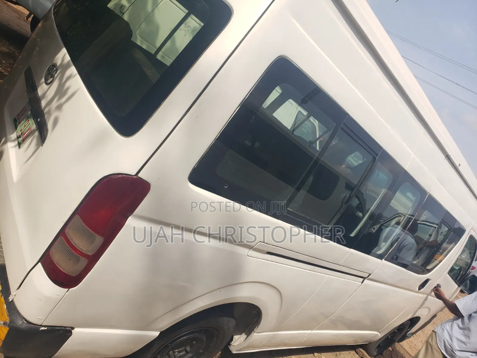 Toyota HiAce 2013 White