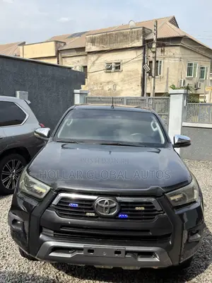 Toyota Hilux 2022 Black