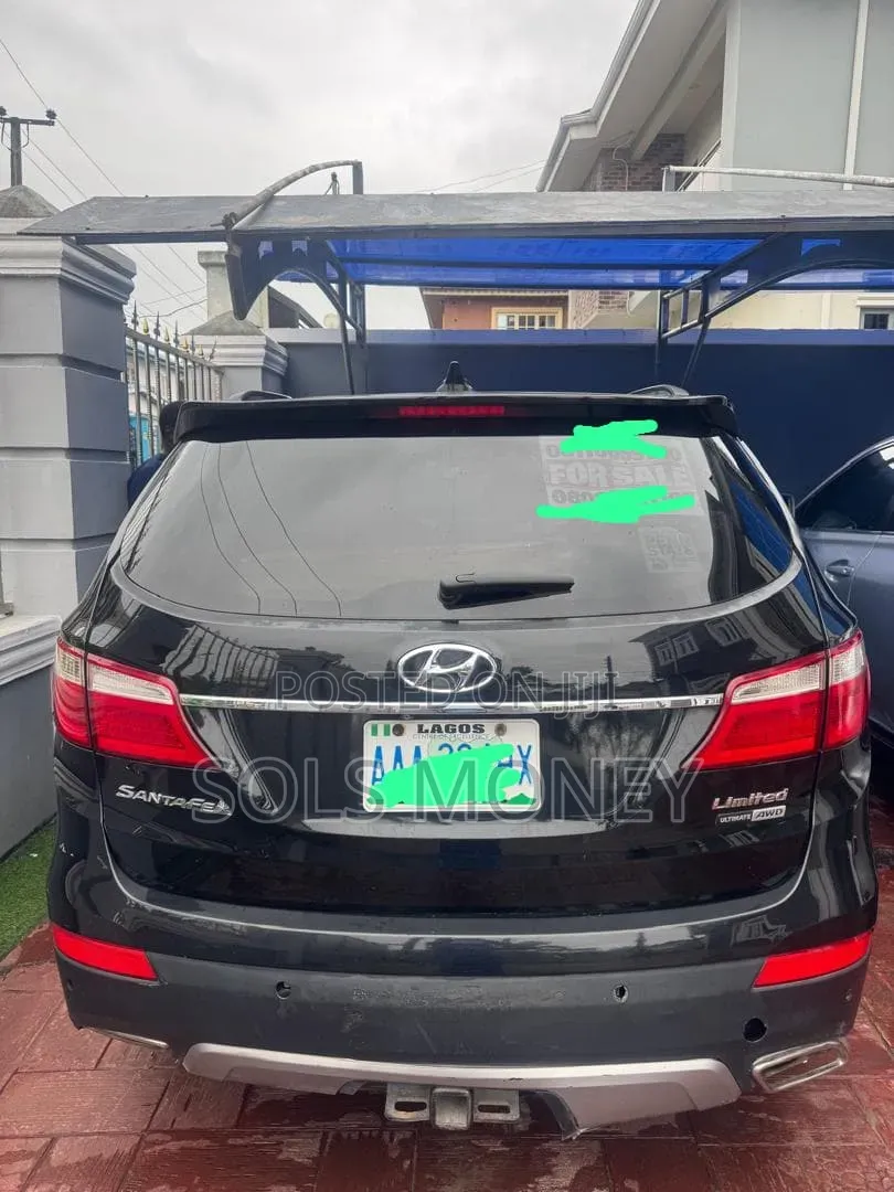 Hyundai Santa Fe 2015 Black