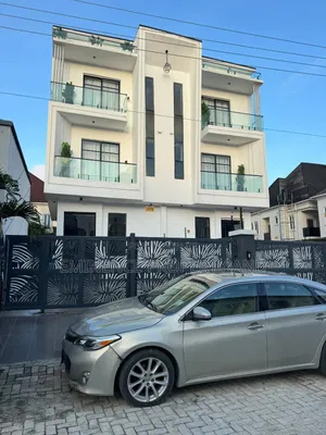5bdrm Duplex in Ikota for sale