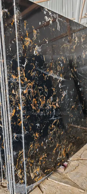 Luxury Marble Quartz for Kitchen Countertop and Staircase Best Quality