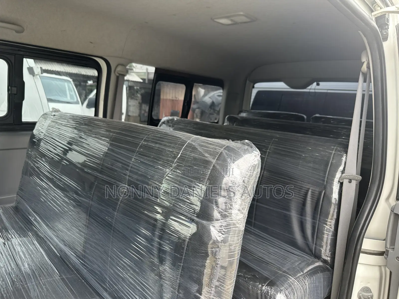 Toyota HiAce 2014 White