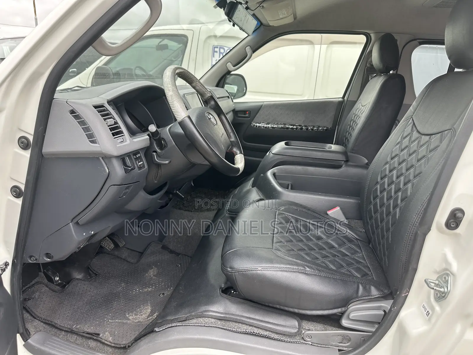 Toyota HiAce 2014 White