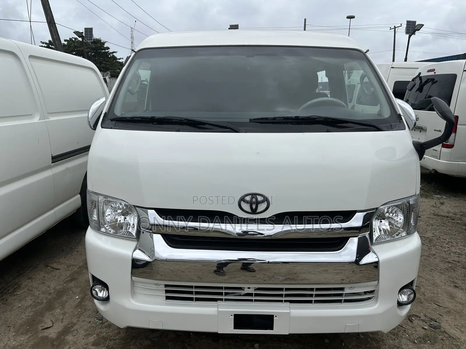 Toyota HiAce 2014 White