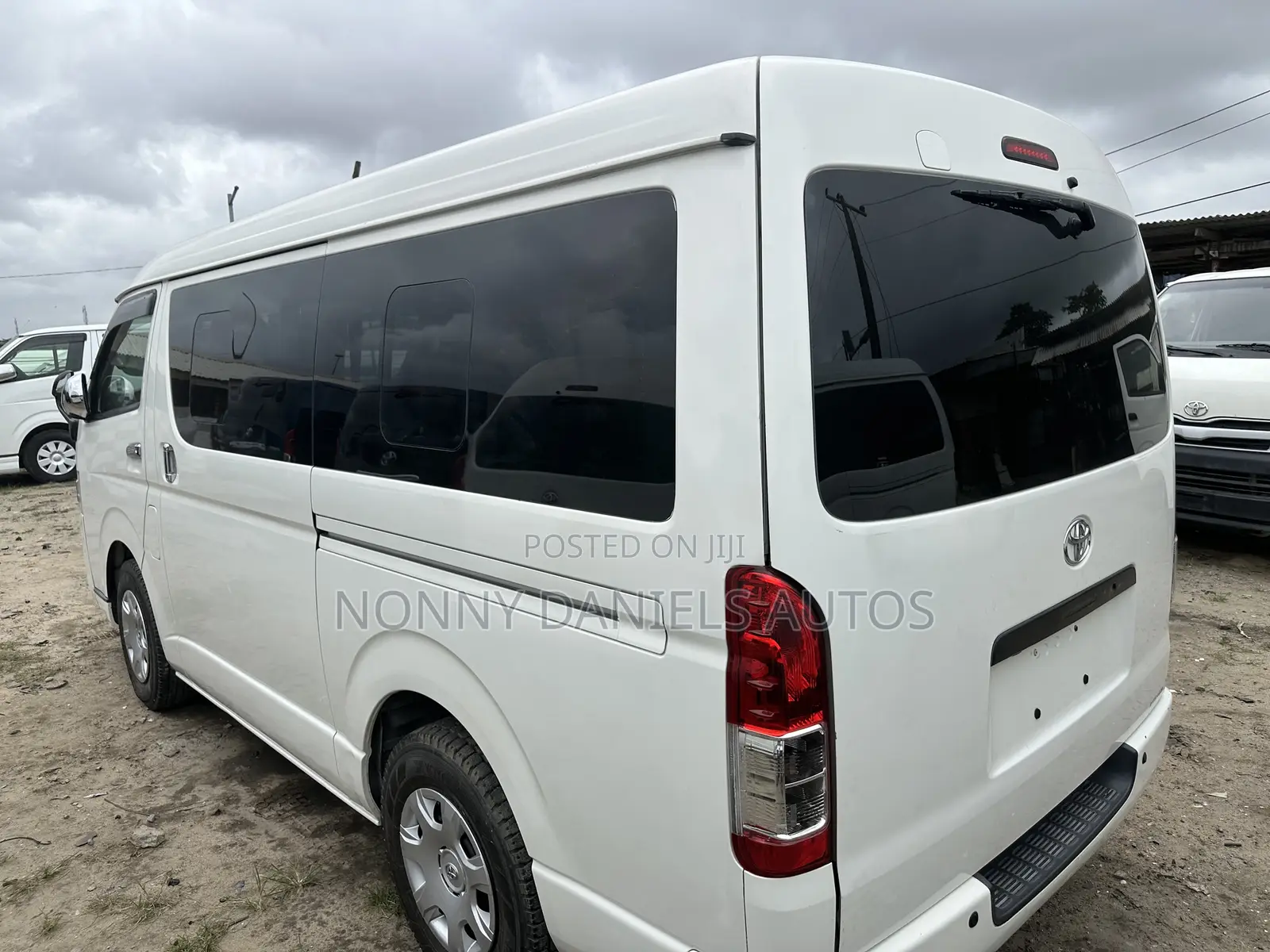Toyota HiAce 2014 White