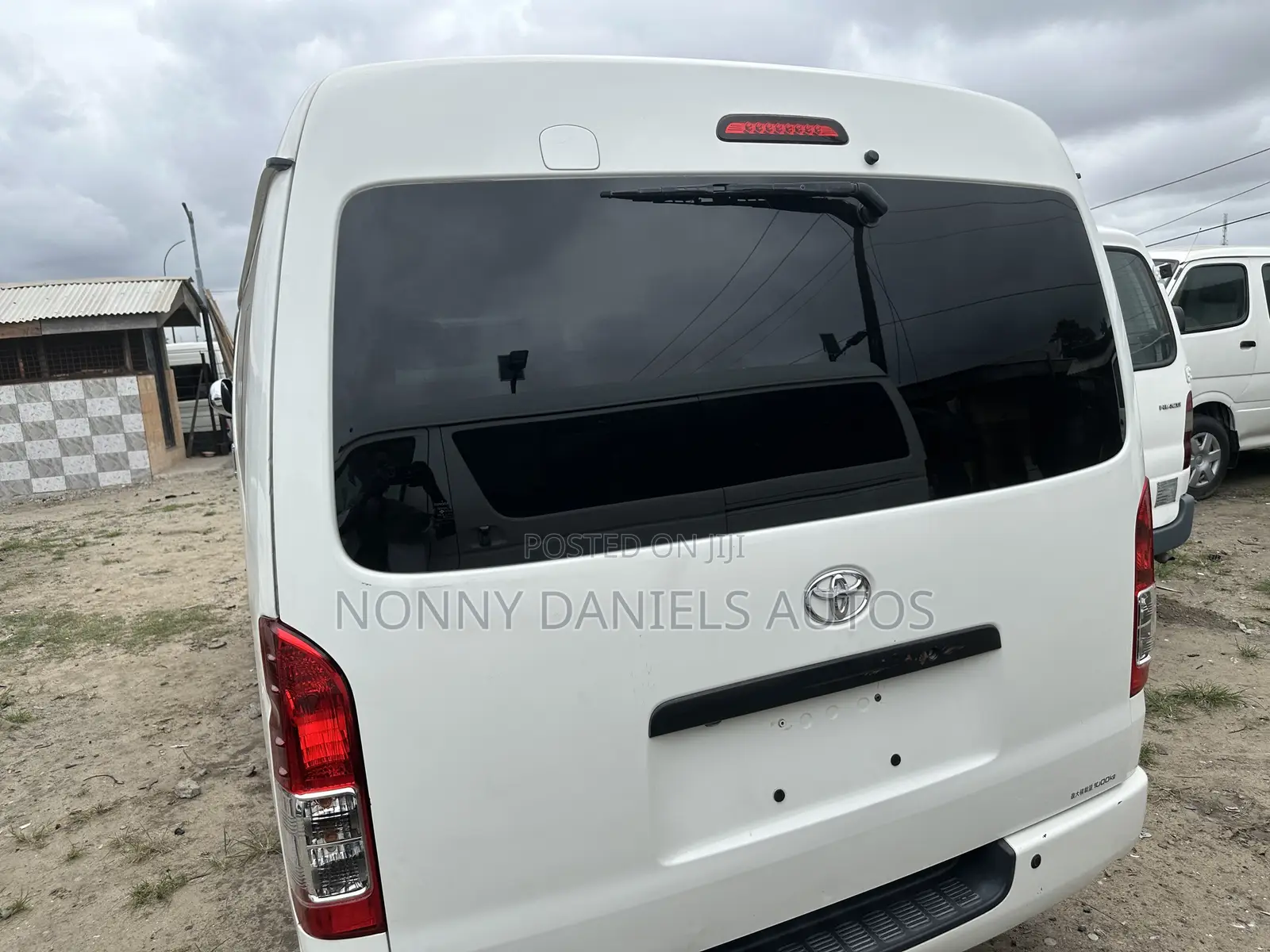 Toyota HiAce 2014 White