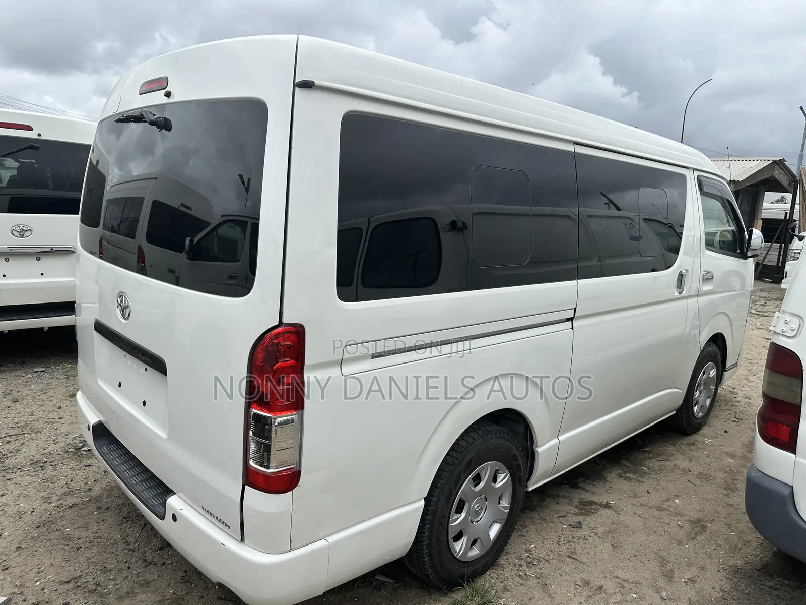 Toyota HiAce 2014 White