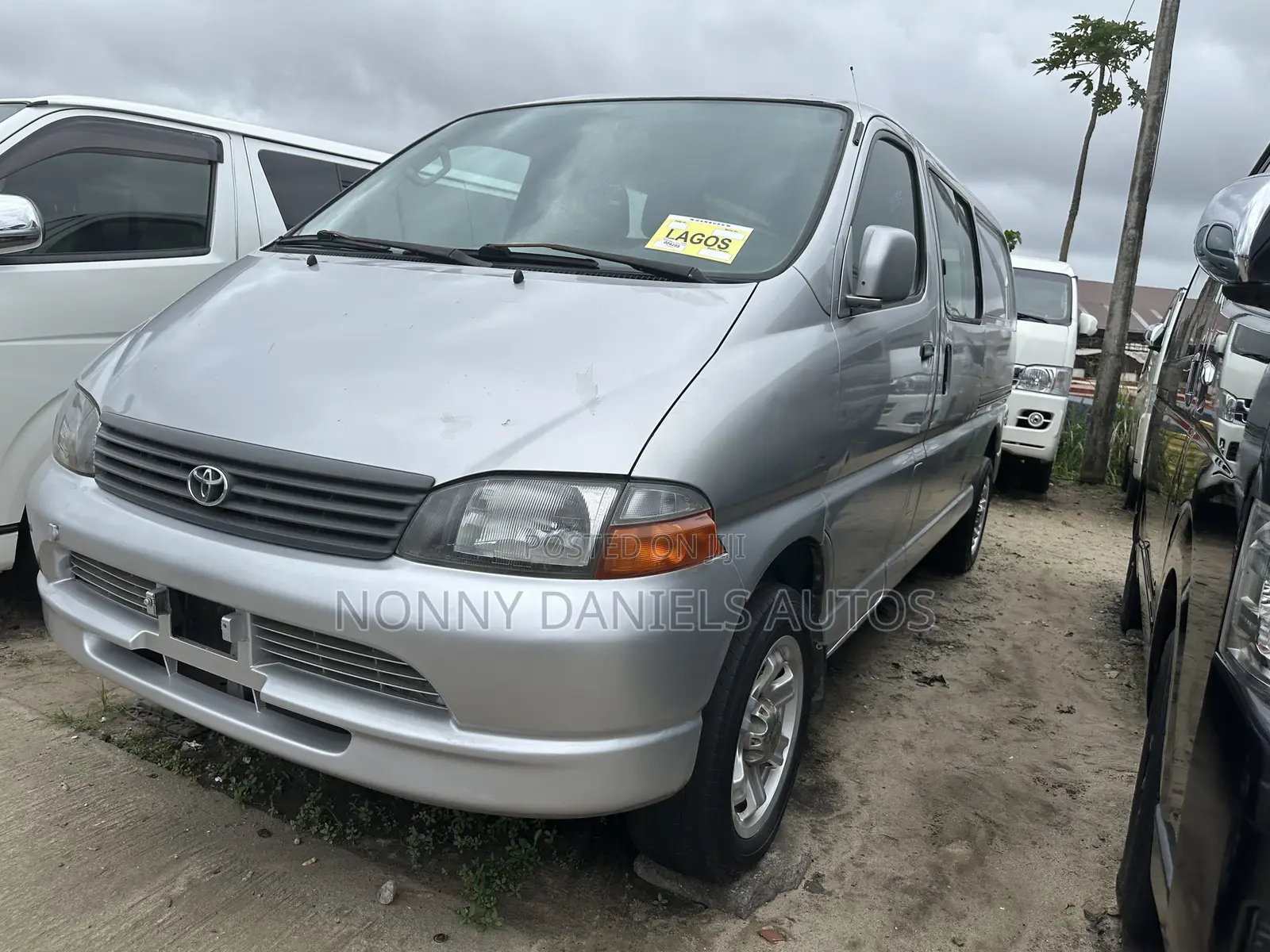 Toyota HiAce 2006 Silver