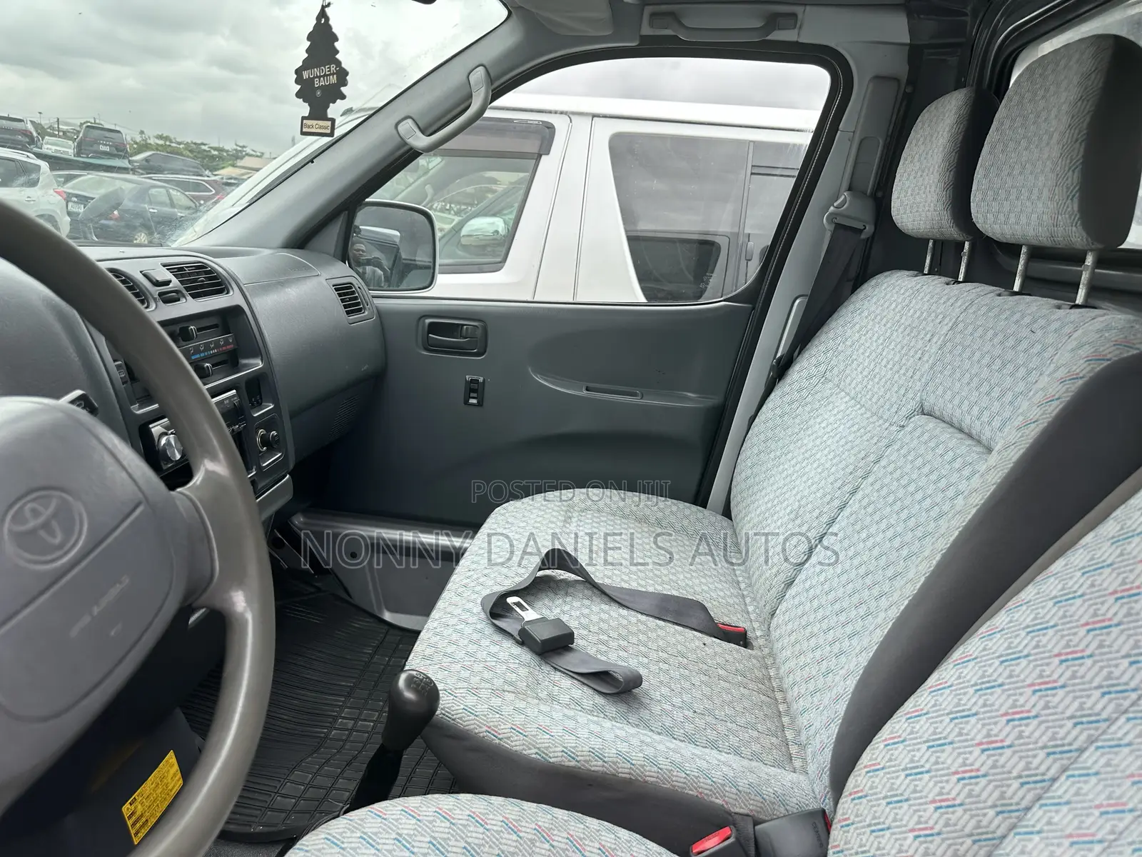 Toyota HiAce 2006 Silver