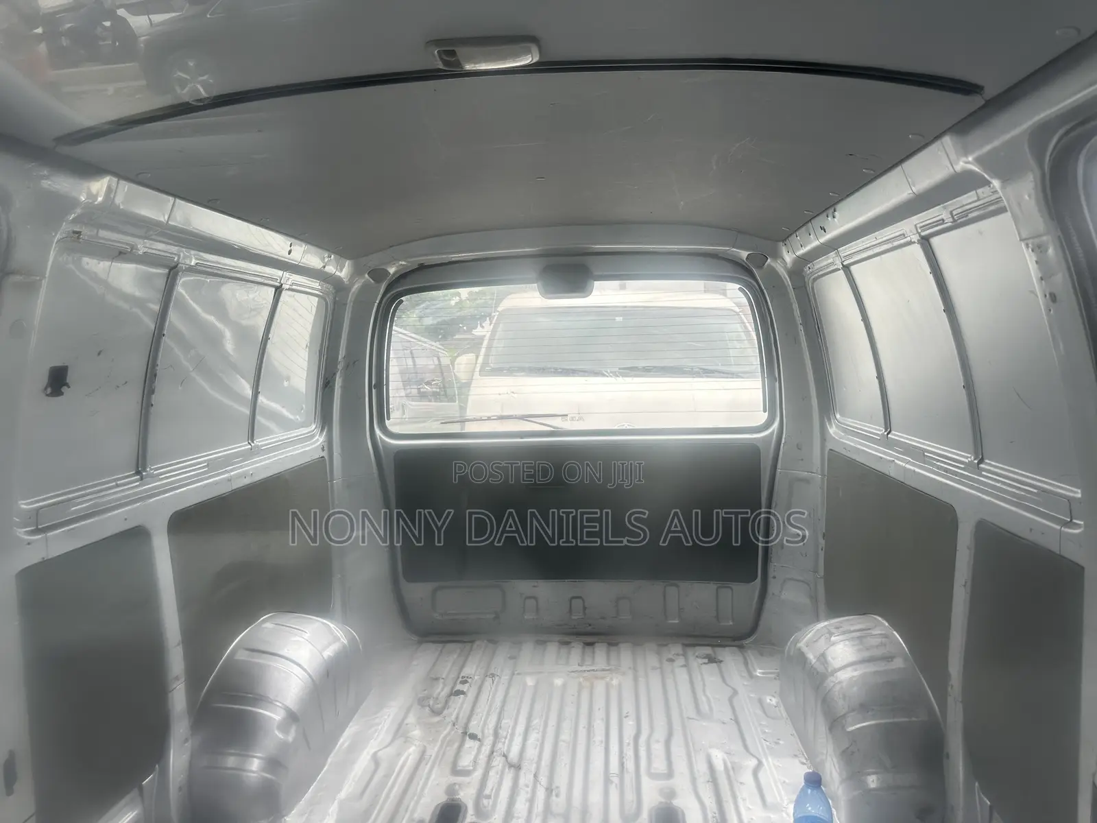Toyota HiAce 2006 Silver
