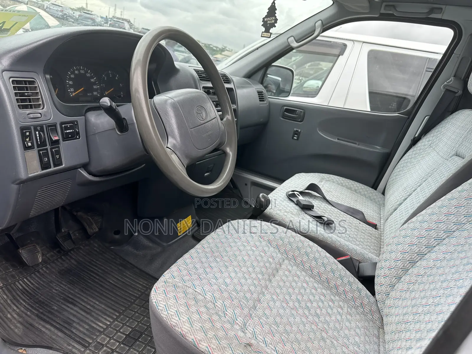 Toyota HiAce 2006 Silver
