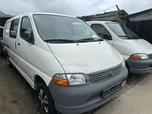 Toyota HiAce 2006 White