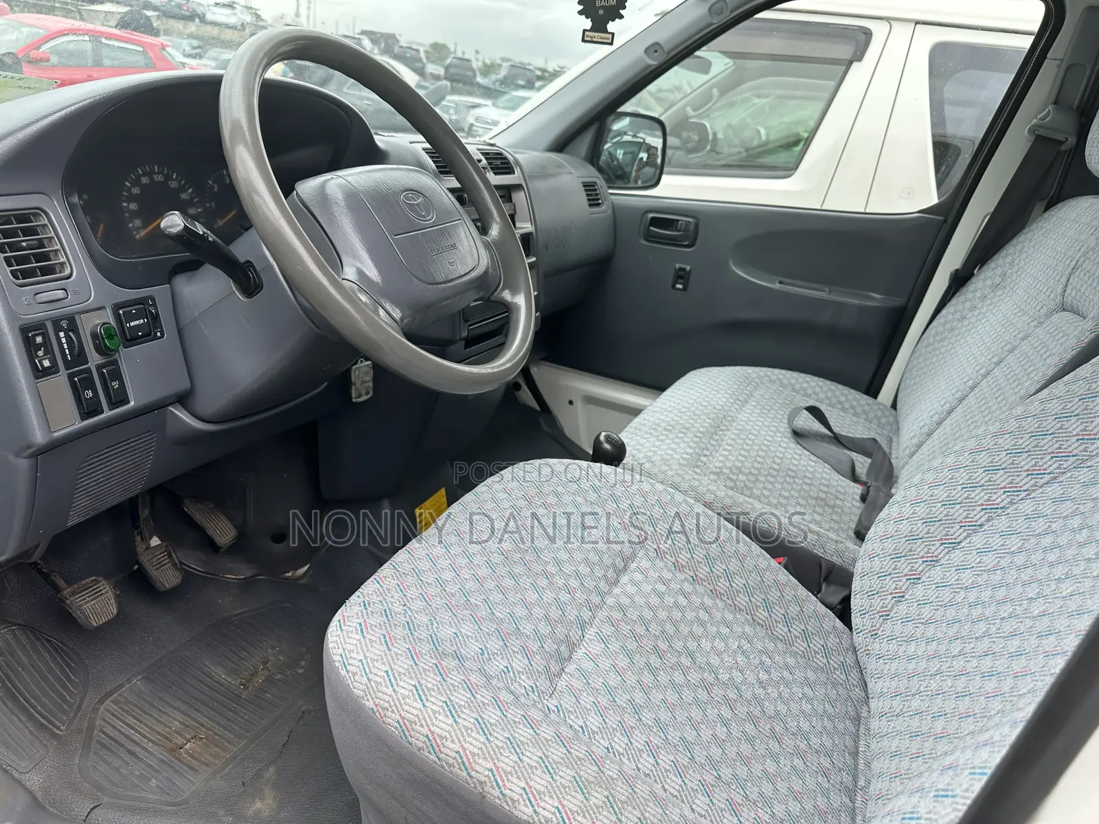 Toyota HiAce 2006 White