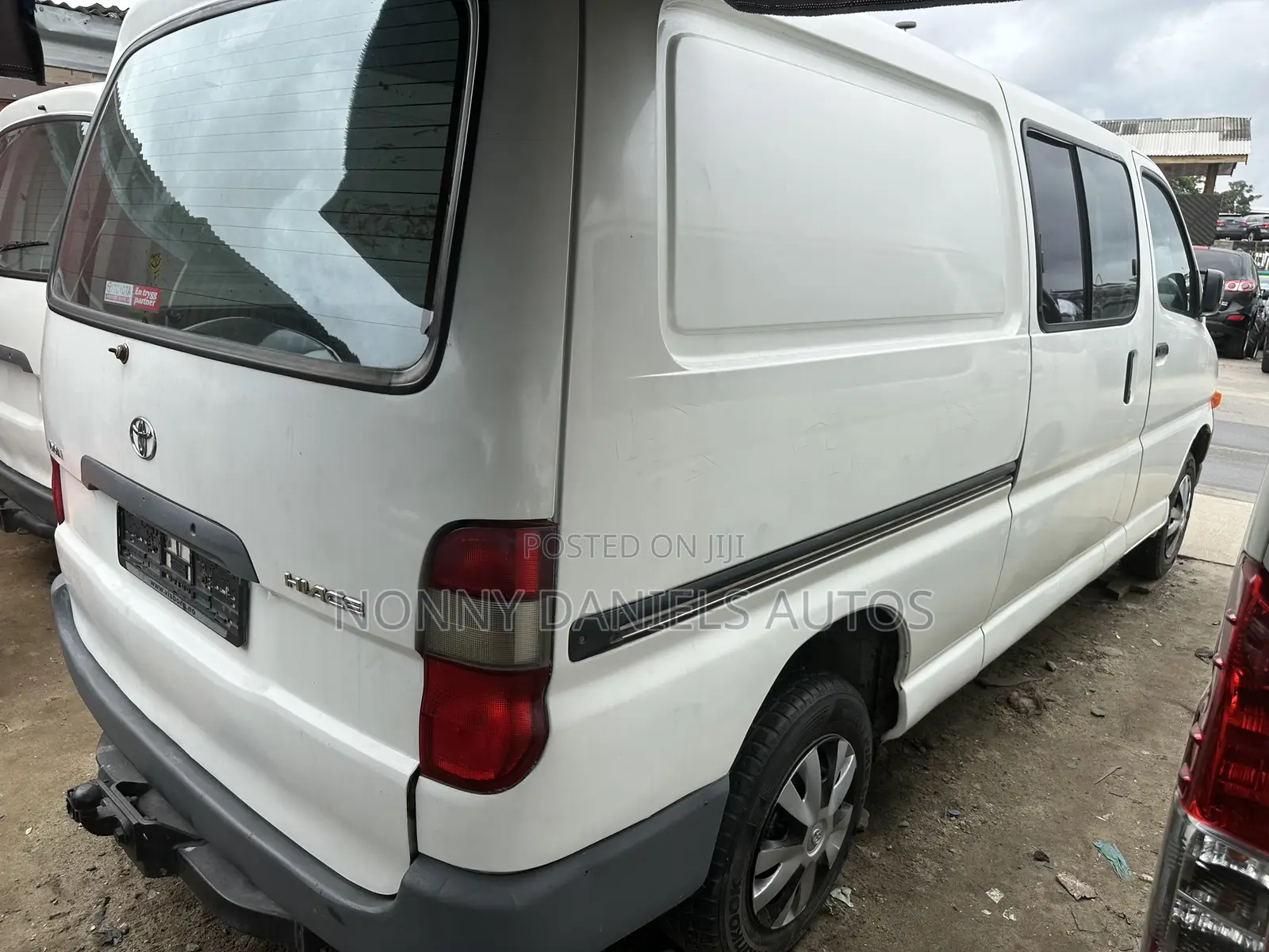 Toyota HiAce 2006 White