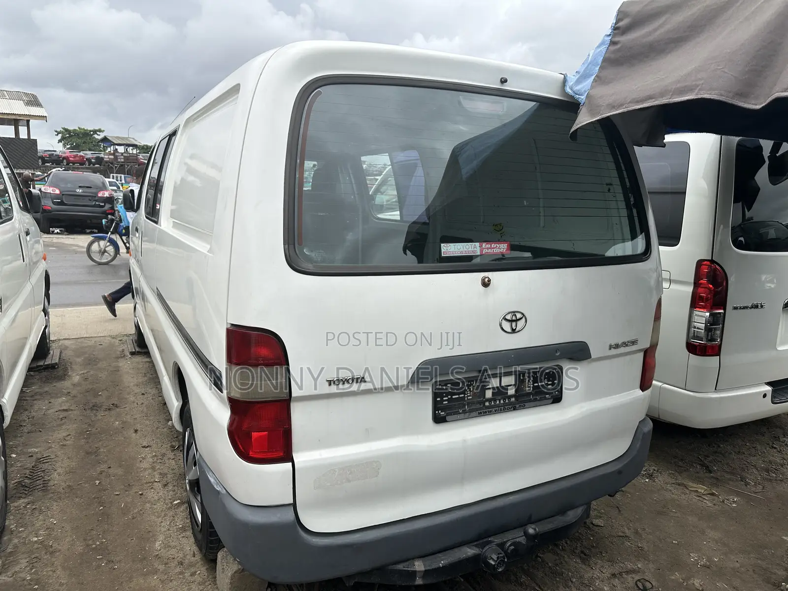 Toyota HiAce 2006 White