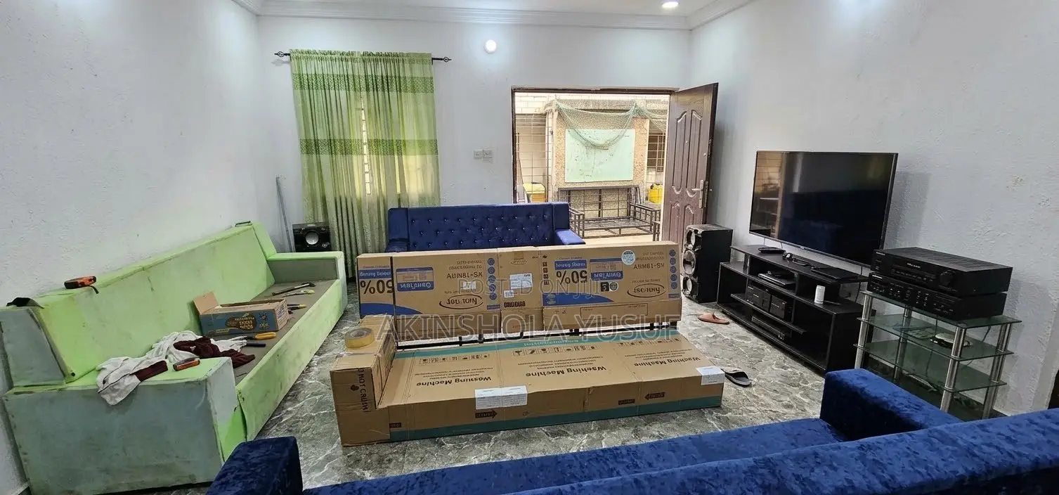Custom Sofa Maker – Heavy-Duty Iron Frame Couches