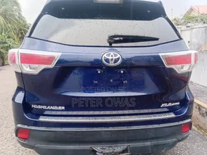 Toyota Highlander XLE V6 4x2 (3.5L 6cyl 6A) 2016 Blue