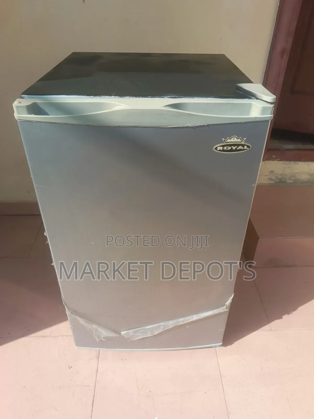 Fast Cooling. Royal 120L Refrigerator
