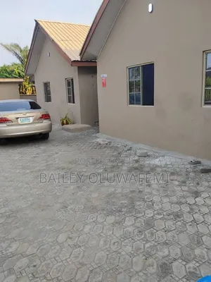 Mini Flat in Lawal Mini Estate, Lakowe for rent