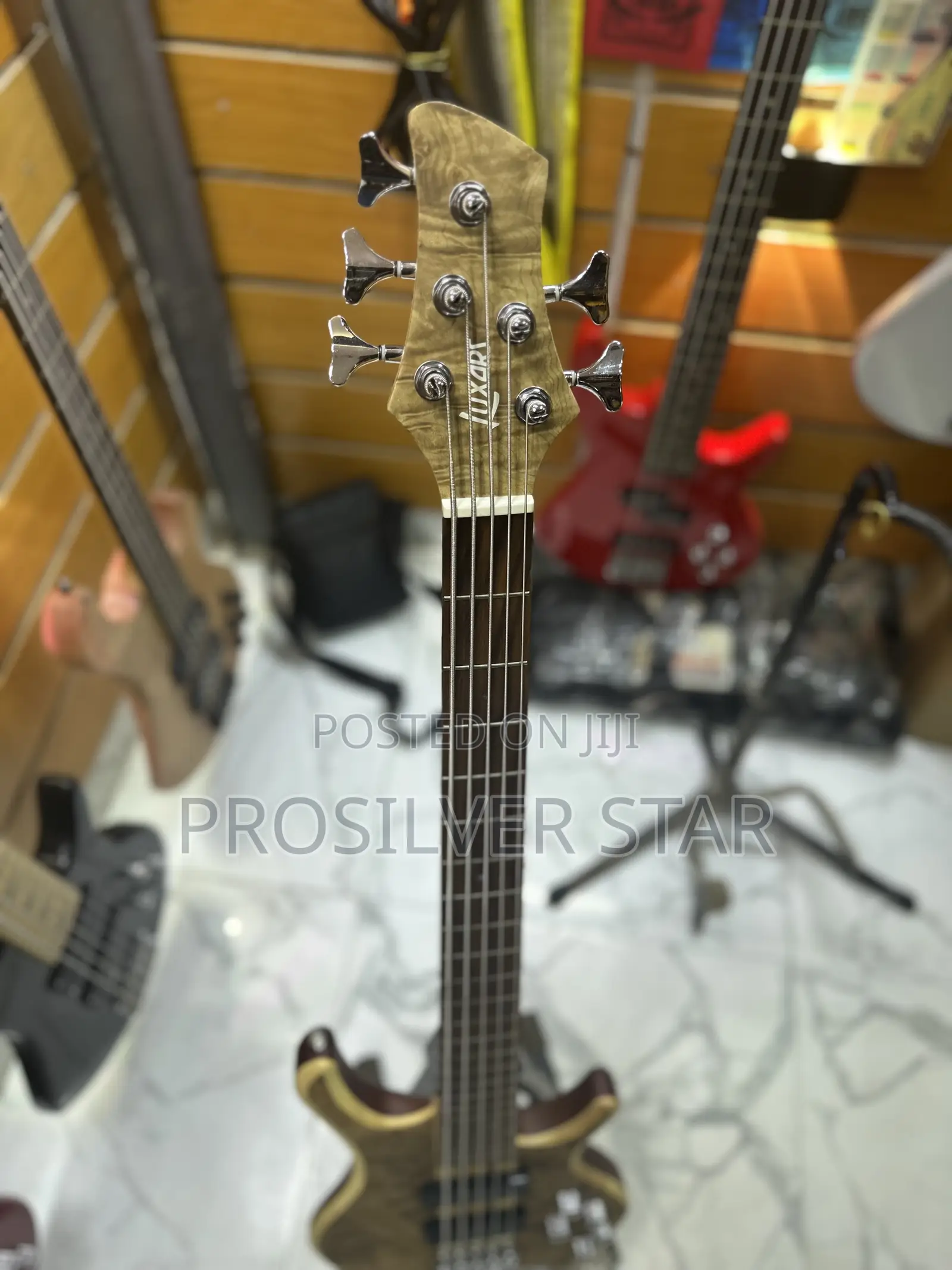 Luxars S-B60-5 — 5-String Active Bass Guitar