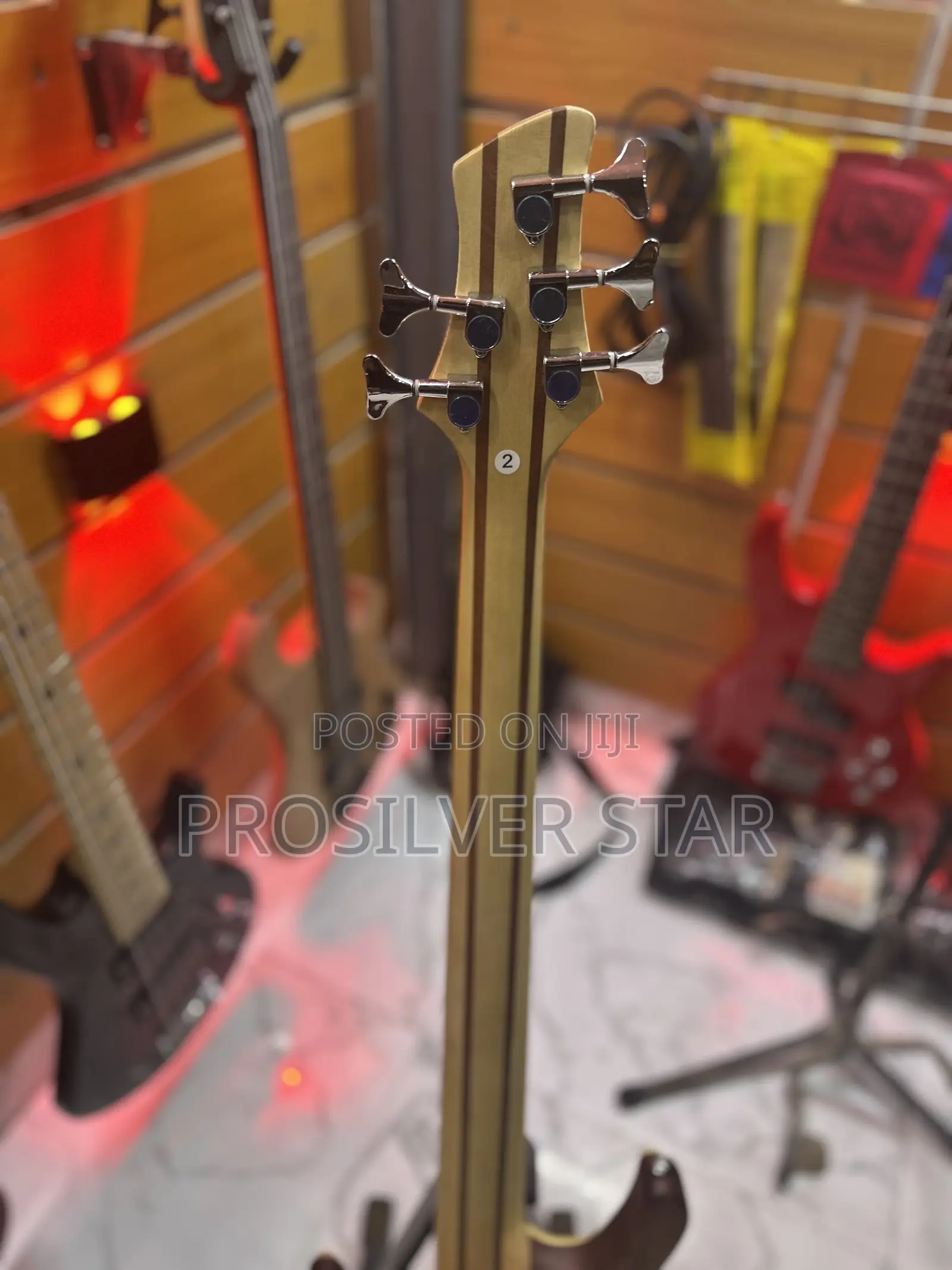 Luxars S-B60-5 — 5-String Active Bass Guitar