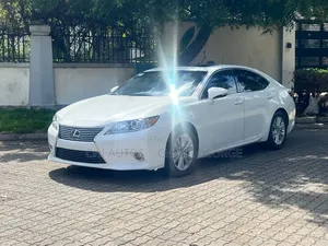 Lexus ES 350 FWD 2015 White