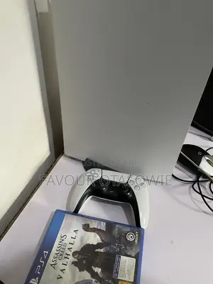 Ps5 Console Pad and 2games